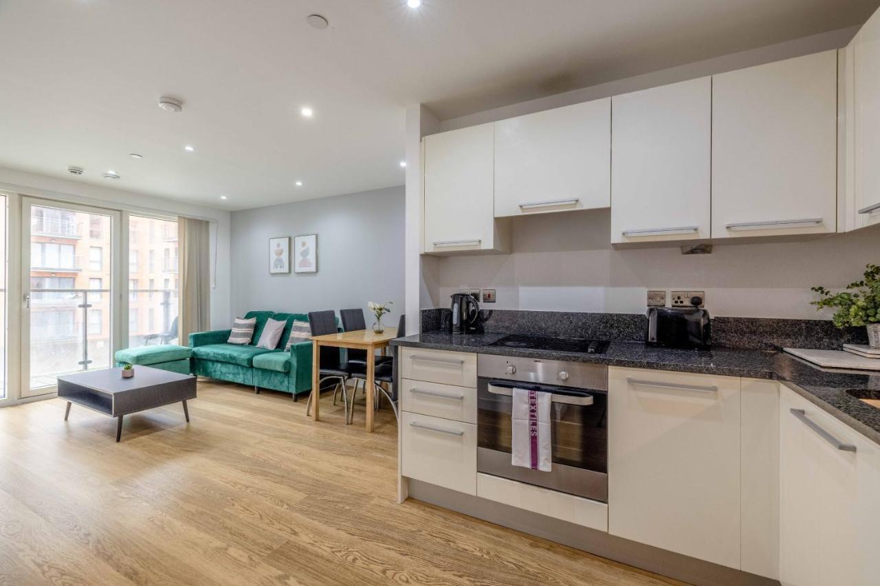 2 Bed At Slough Station & Parking - London In 20 Mins Apartment Екстериор снимка